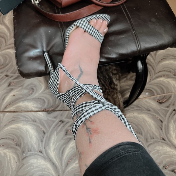 Heels - Picture 7 of 8